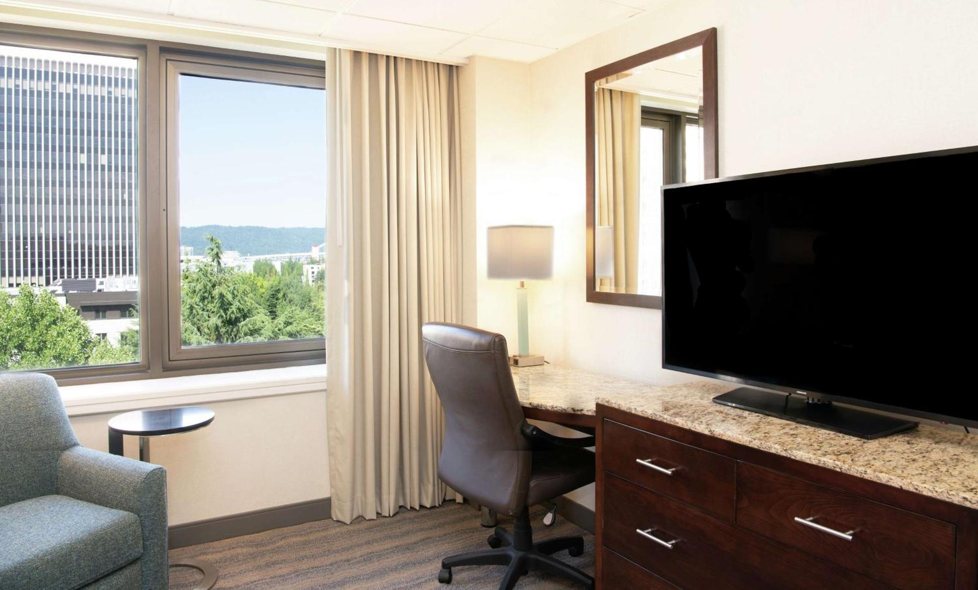 Doubletree By Hilton Portland Hotel Ngoại thất bức ảnh